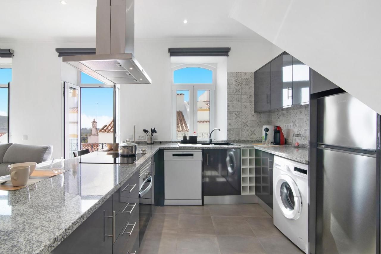 Traditional 3 Bedroom Apartment アルテ エクステリア 写真