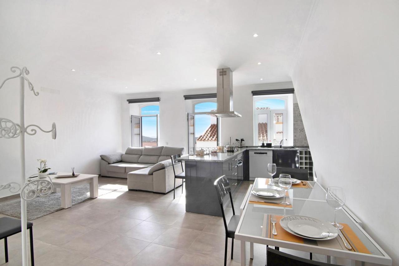Traditional 3 Bedroom Apartment アルテ エクステリア 写真